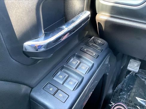 Used 2018 Chevrolet Silverado 1500 LT RWD image 33