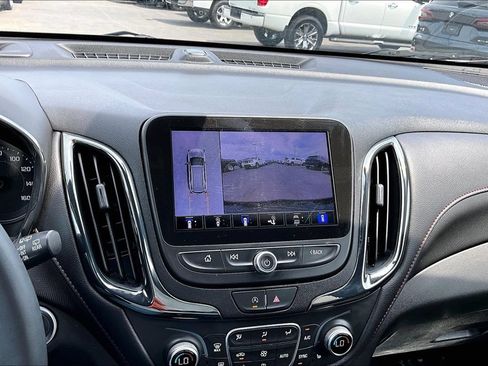 Used 2023 Chevrolet Equinox RS FWD image 17
