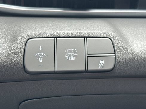 Used 2026 Hyundai Elantra Hybrid FWD image 34