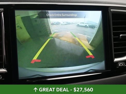 Used 2024 Chrysler Pacifica Touring-L image 33