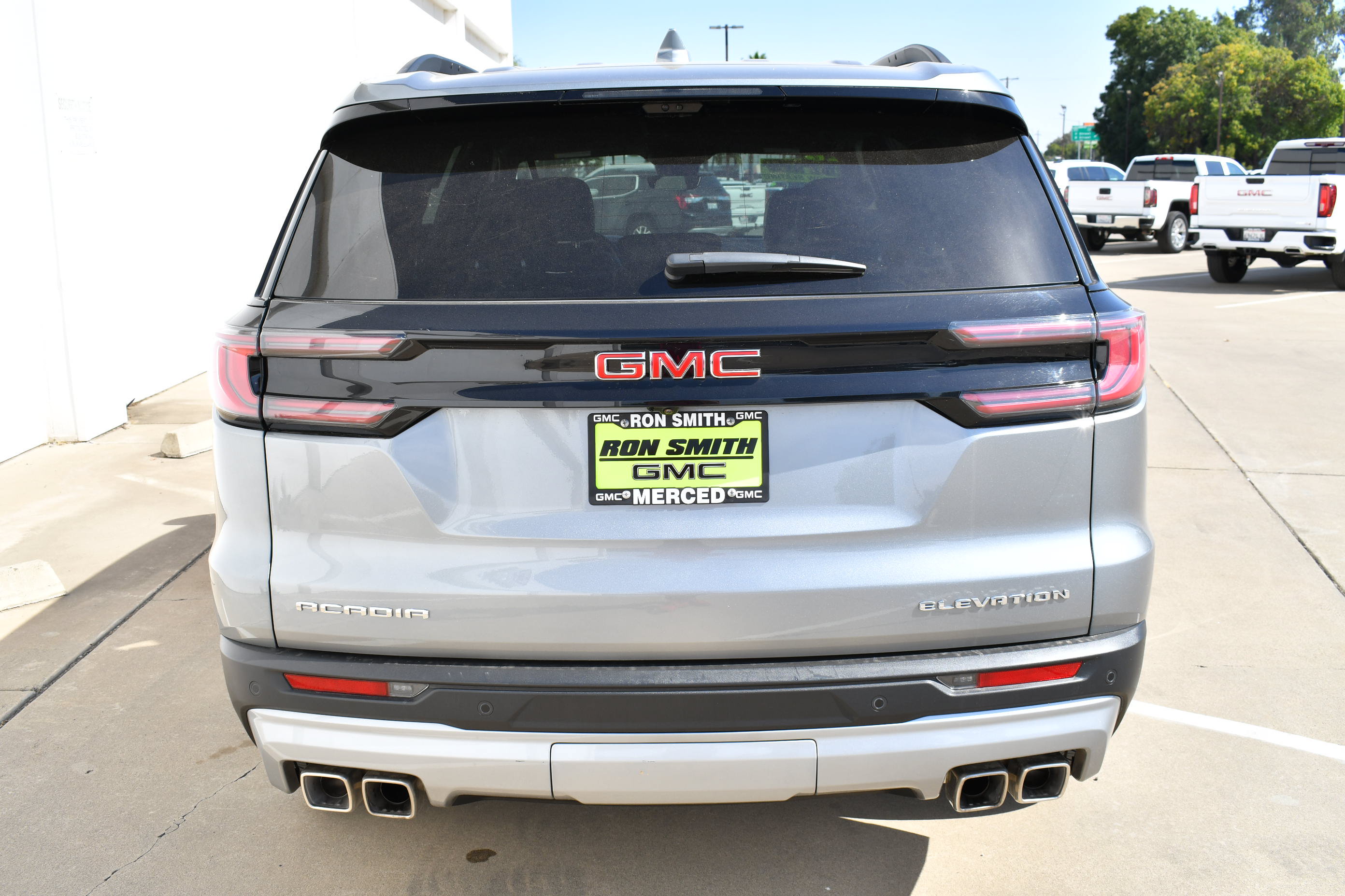 Used 2026 GMC Acadia Elevation w/ Elevation Premium Package FWD image 6