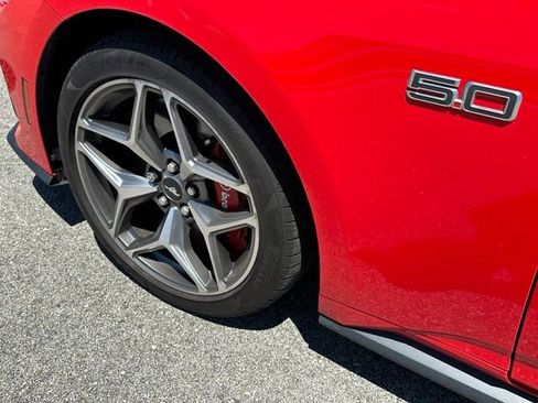 Used 2025 Ford Mustang GT Premium w/ GT Performance Package RWD image 7