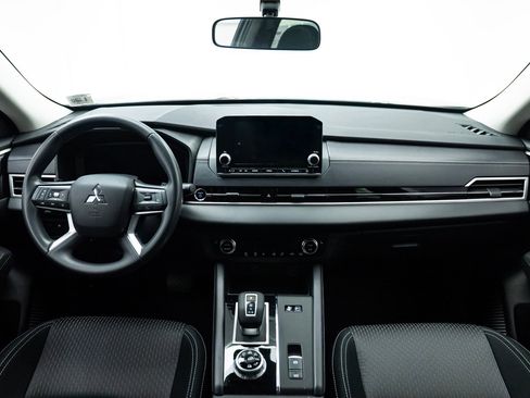 New 2026 Mitsubishi Outlander ES image 15