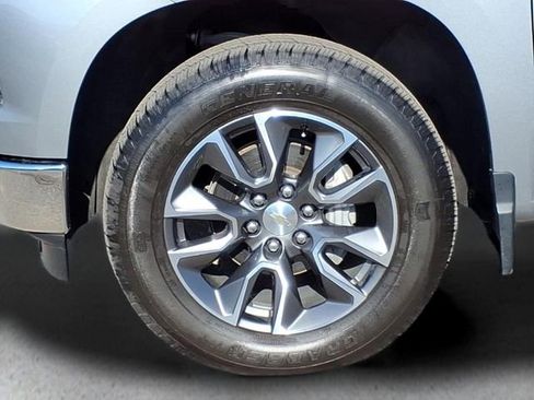 Used 2024 Chevrolet Silverado 1500 LT AWD/4WD image 10