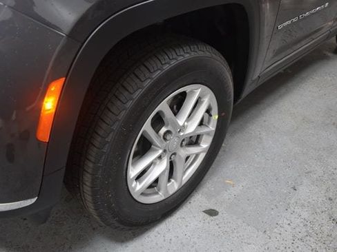 New 2025 Jeep Grand Cherokee L Laredo w/ Luxury Tech Group I image 8