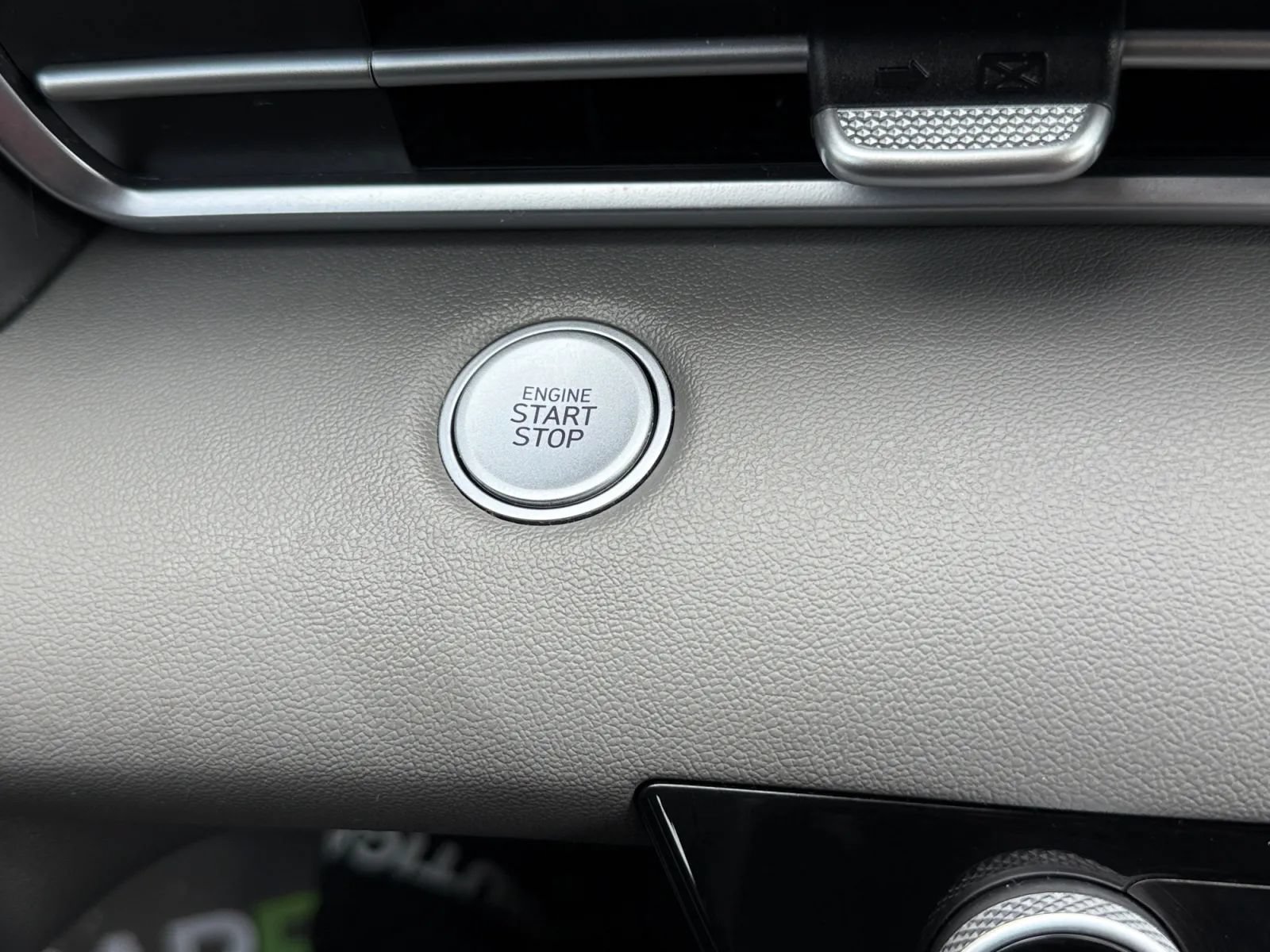 Used 2021 Hyundai Elantra SEL w/ Convenience Package FWD image 32