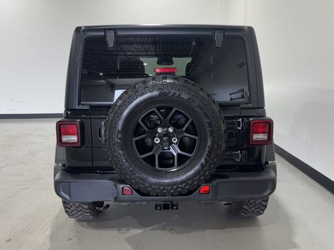 Used 2025 Jeep Wrangler Unlimited Sport AWD/4WD image 21