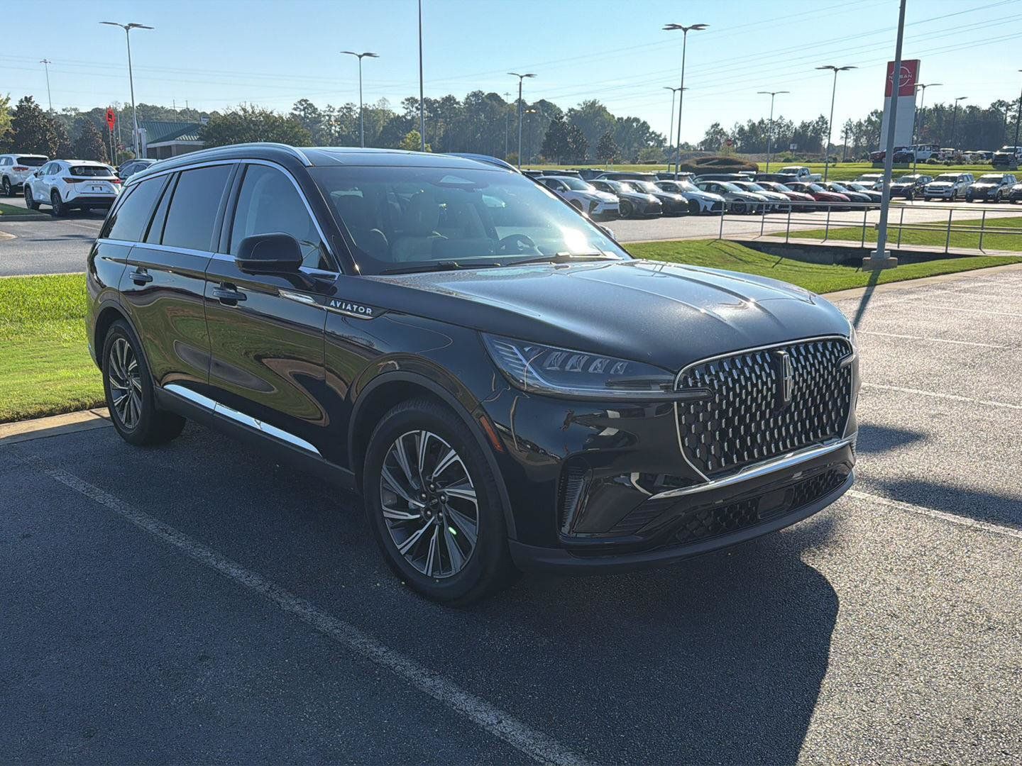 Used 2025 Lincoln Aviator 2WD image 6