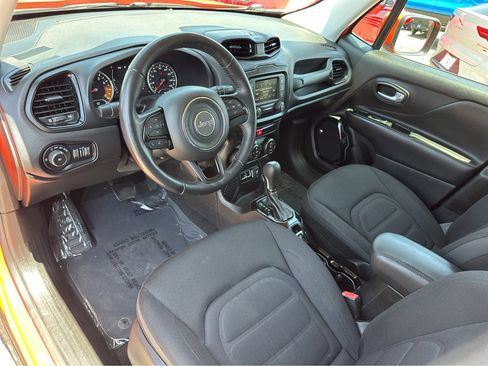 Used 2017 Jeep Renegade Altitude image 16