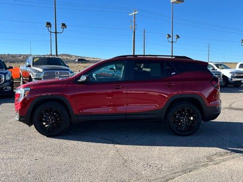 Used 2023 GMC Terrain SLE w/ Elevation Edition image 2