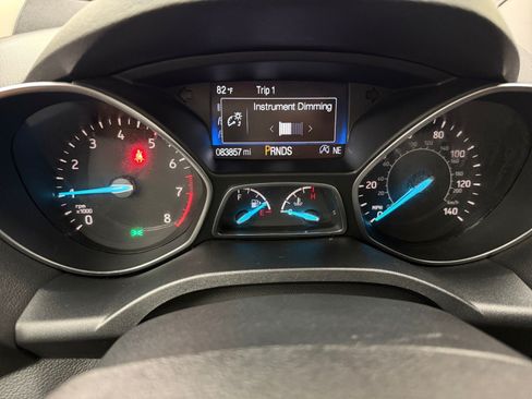 Used 2017 Ford Escape SE w/ Equipment Group 201A AWD/4WD image 16