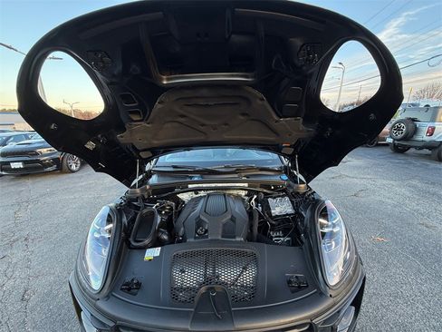Used 2022 Porsche Macan image 30