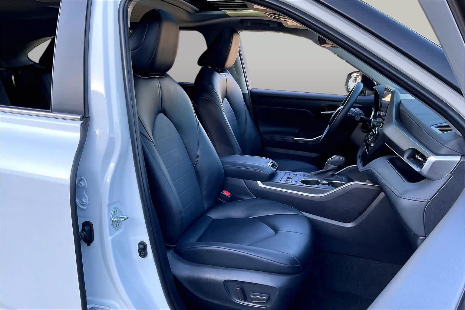 Used 2026 Toyota Highlander XLE AWD/4WD image 9