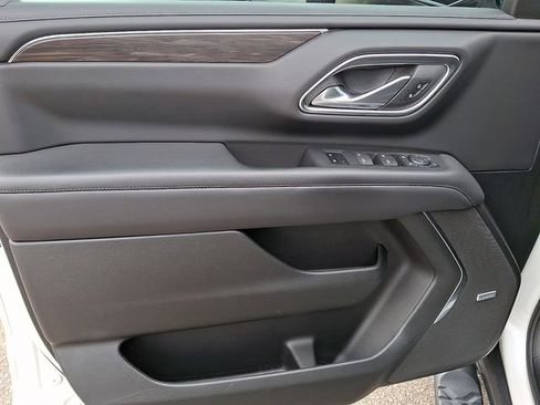 Used 2024 Chevrolet Suburban Z71 w/ Luxury Package image 11