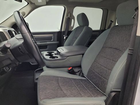 Used 2019 RAM 1500 Classic SLT w/ Luxury Group image 17