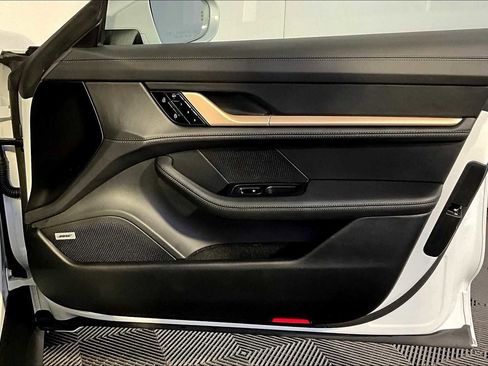 Used 2020 Porsche Taycan Turbo image 22