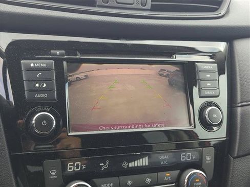 Used 2018 Nissan Rogue SV FWD image 22