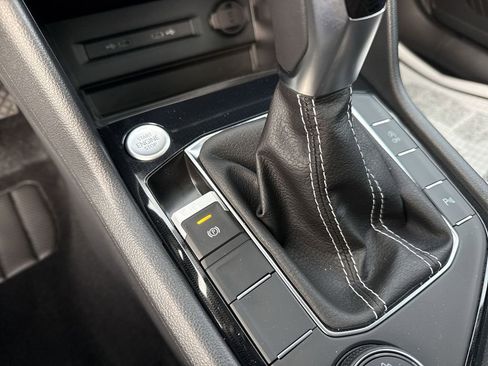 New 2026 Volkswagen Taos SEL image 32