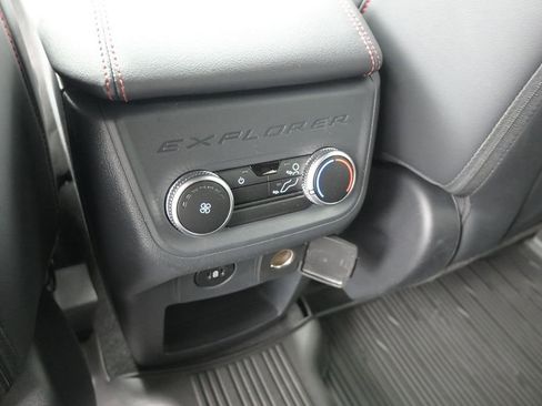 Used 2025 Ford Explorer ST-Line RWD image 16