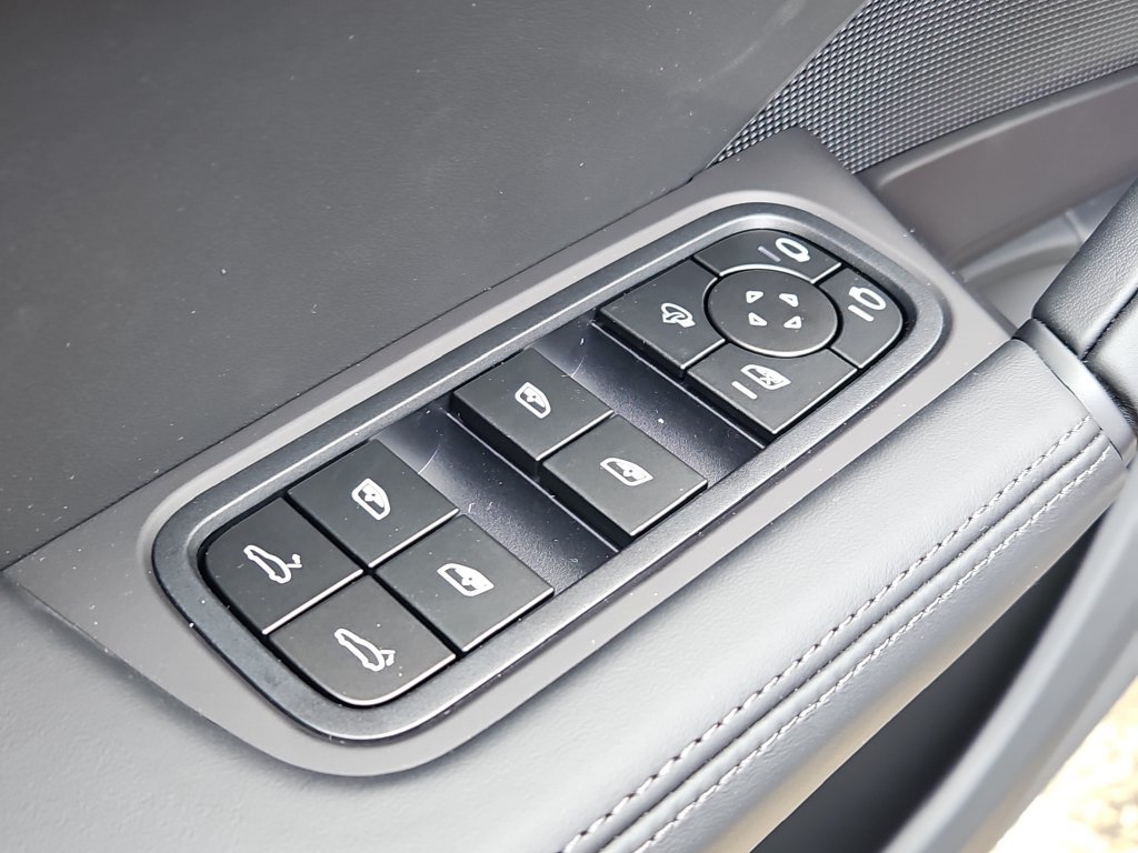 New 2026 Porsche Cayenne S AWD/4WD image 25
