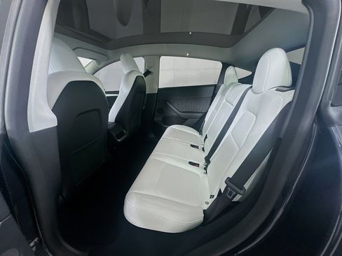 Used 2025 Tesla Model Y Long Range AWD/4WD image 26