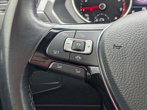 Used 2021 Volkswagen Tiguan SE R-Line image 12