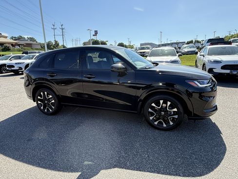 New 2026 Honda HR-V EX-L image 2