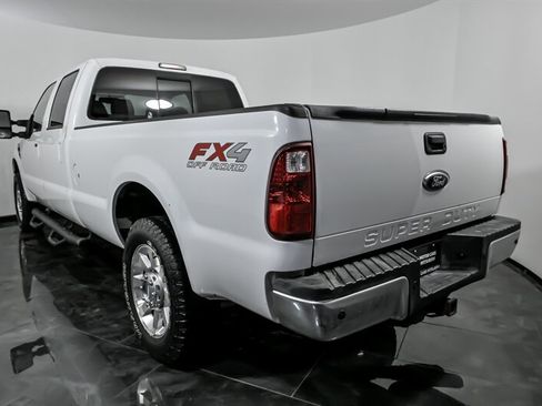 Used 2010 Ford F250 Lariat image 9