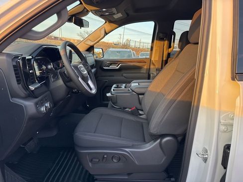 New 2026 GMC Sierra 1500 Elevation image 17