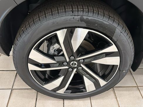 Used 2026 Volvo XC40 B5 Ultra w/ Protection Package Premier image 31