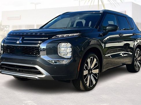 New 2025 Mitsubishi Outlander SEL image 2