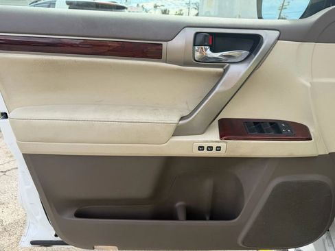 Used 2010 Lexus GX 460 image 9
