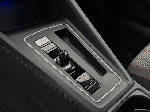 Used 2022 Volkswagen GTI SE image 27