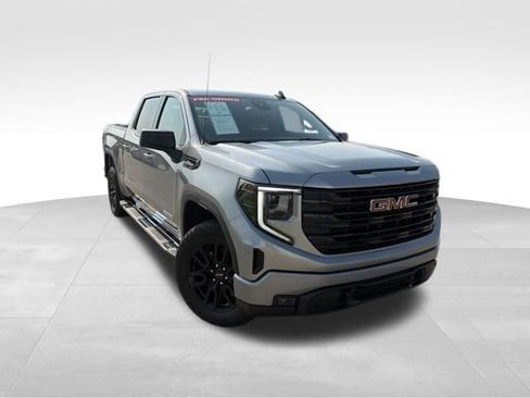 Used 2023 GMC Sierra 1500 Elevation AWD/4WD image 2