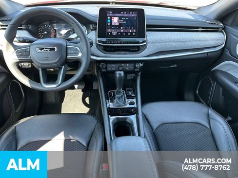 Used 2025 Jeep Compass Latitude AWD/4WD image 27