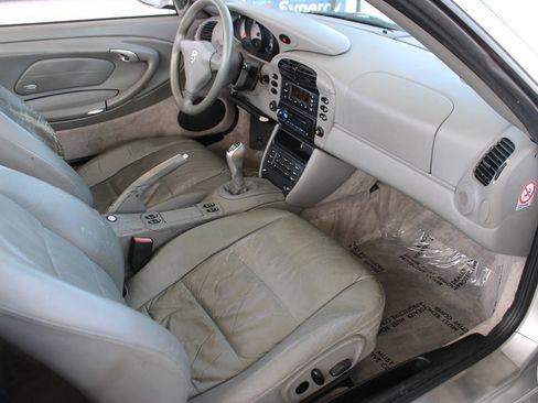 Used 2000 Porsche 911 Cabriolet image 19