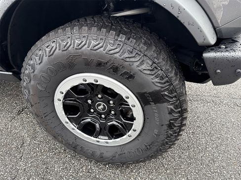 Used 2024 Ford Bronco Badlands image 13
