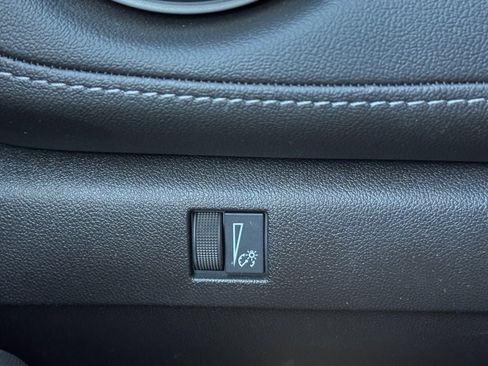 Used 2024 Chevrolet Colorado LT image 16