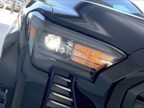 Used 2025 Toyota Tacoma TRD Sport w/ TRD Sport Upgrade Package image 38