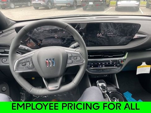 New 2025 Buick Envista Avenir image 25