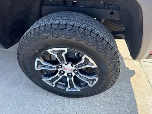 Used 2025 GMC Canyon AT4 AWD/4WD image 12