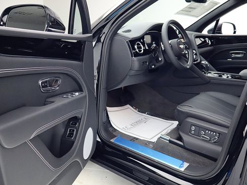 New 2025 Bentley Bentayga image 43