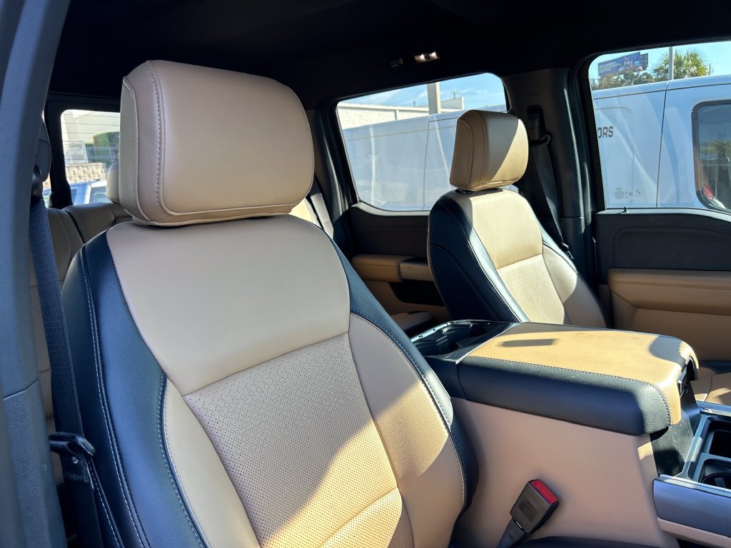 Used 2024 Ford F250 Lariat w/ Sport Appearance Package AWD/4WD image 16