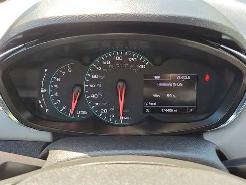 Used 2019 Chevrolet Trax LT w/ LT Convenience Package FWD image 23