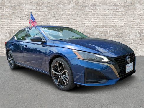 Used 2024 Nissan Altima 2.5 SR FWD image 1