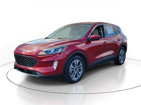 Used 2022 Ford Escape SEL image 2