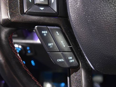 Used 2020 Ford Expedition Limited w/ Equipment Group 303A AWD/4WD image 18