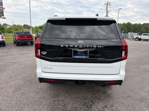 New 2026 Ford Expedition Active RWD image 11