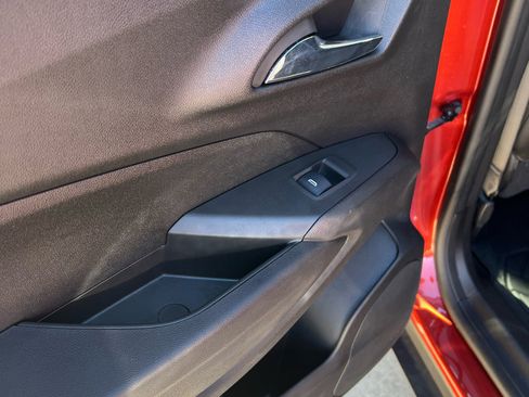 Used 2024 Chevrolet Trax ACTIV w/ Sunroof Package image 15