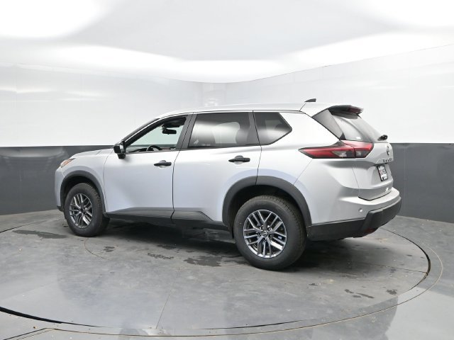 Used 2024 Nissan Rogue S AWD/4WD image 8
